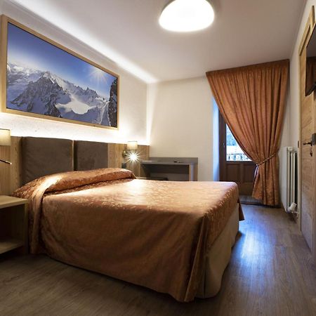 Hotel Des Glaciers Courmayeur Exterior photo
