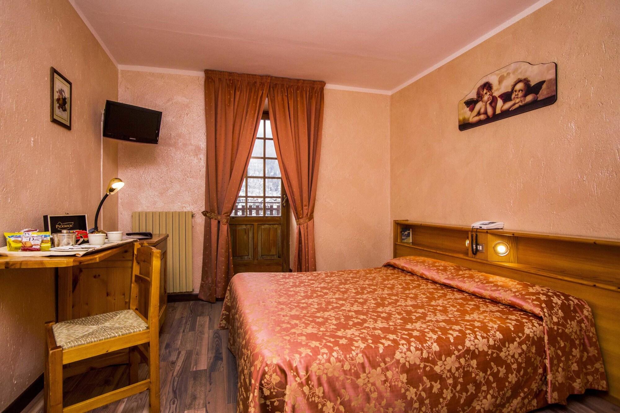 Hotel Des Glaciers Courmayeur Exterior photo