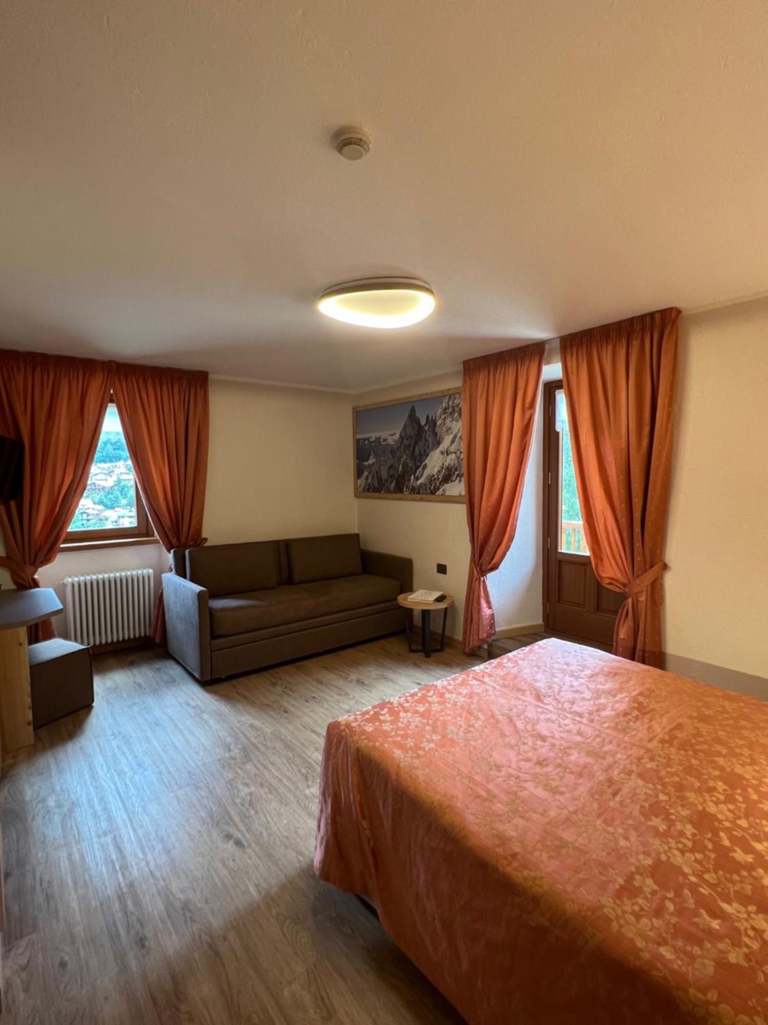 Hotel Des Glaciers Courmayeur Exterior photo