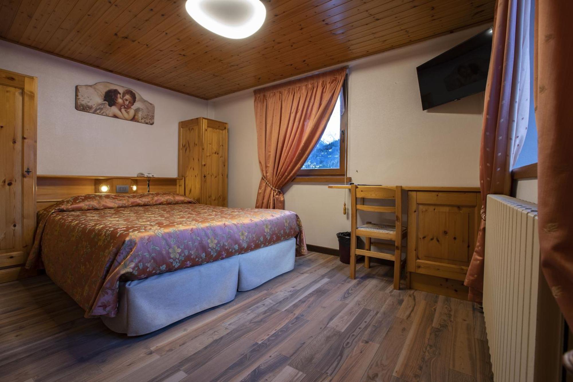 Hotel Des Glaciers Courmayeur Exterior photo