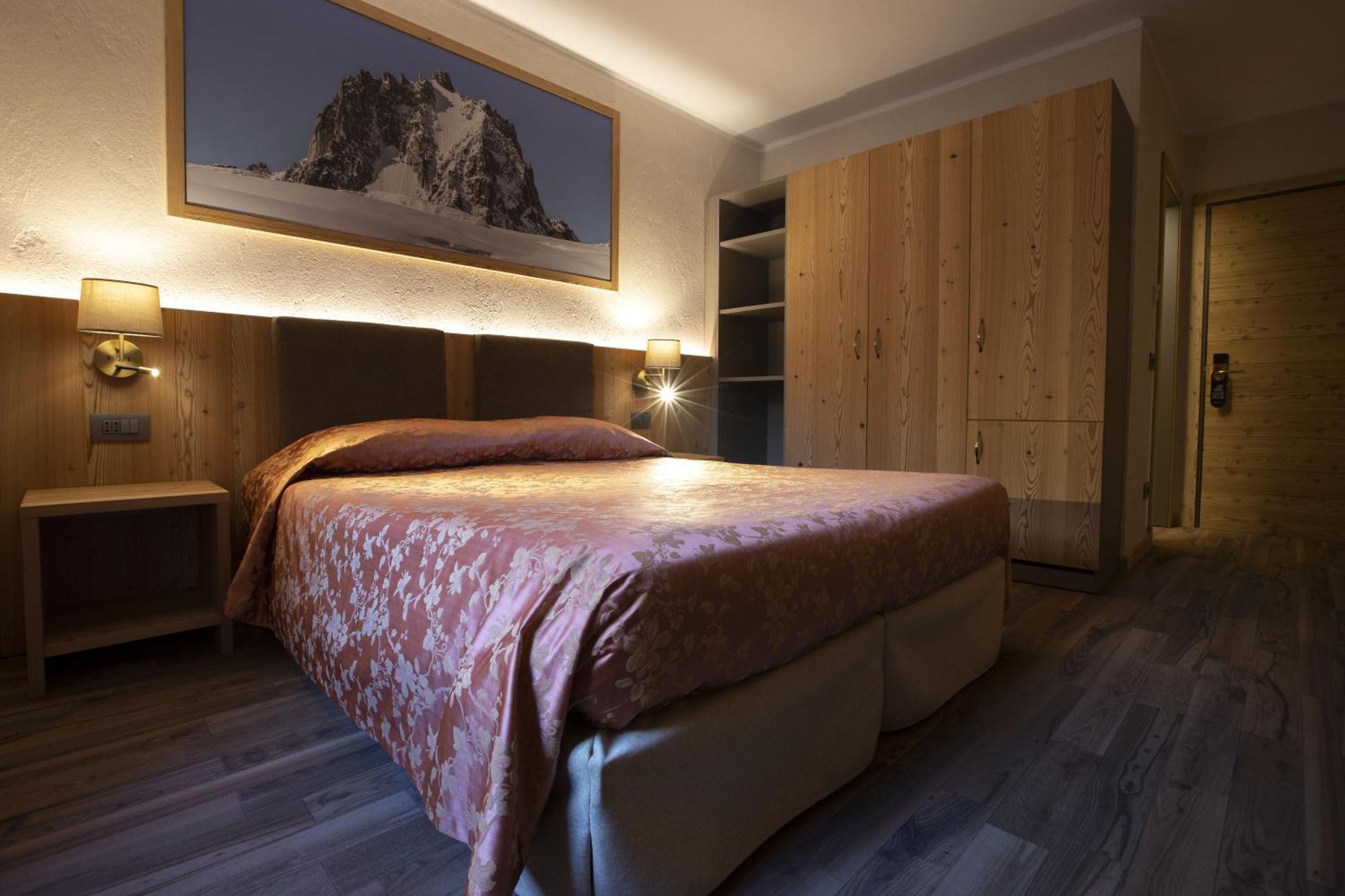 Hotel Des Glaciers Courmayeur Exterior photo