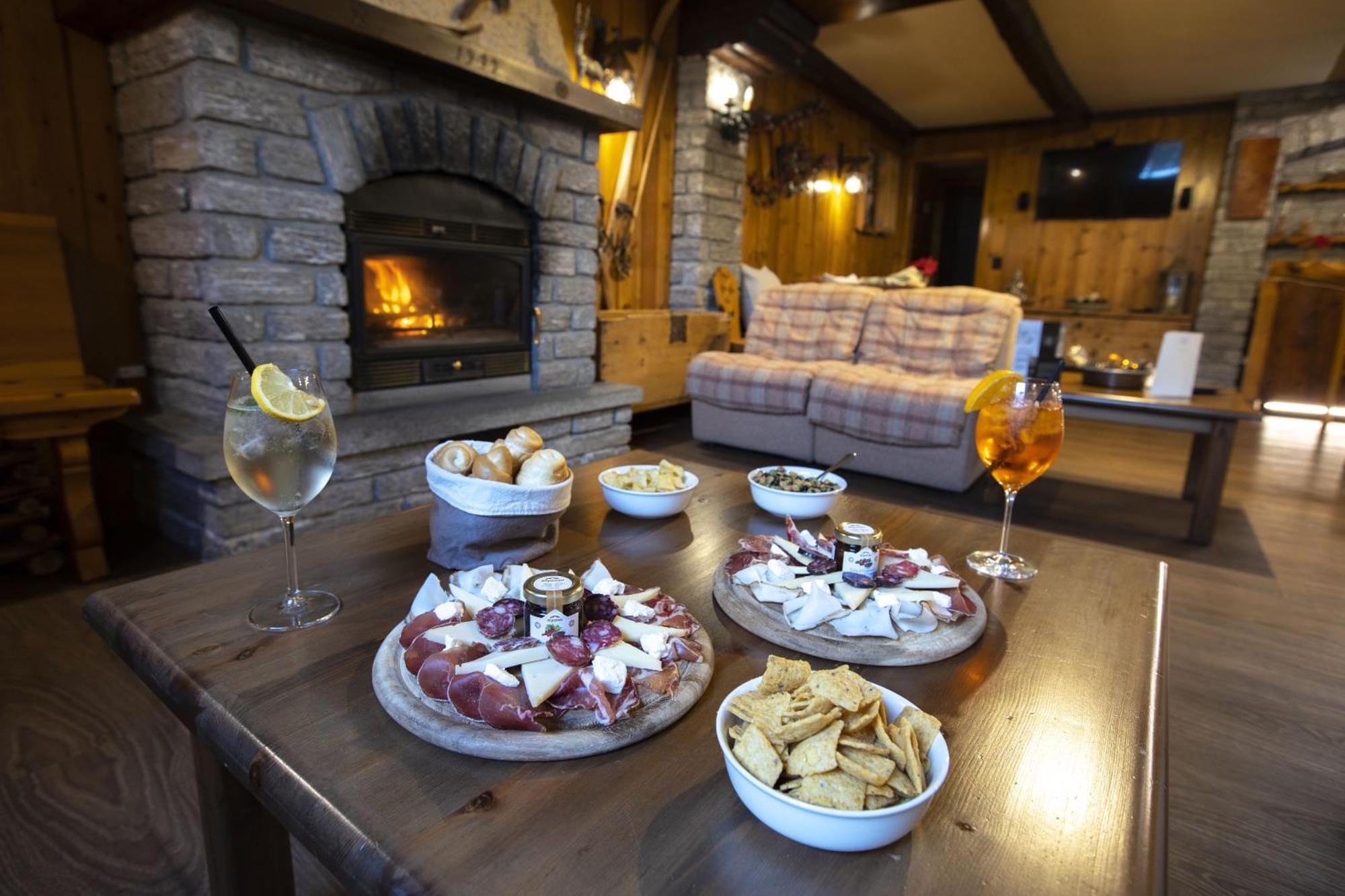 Hotel Des Glaciers Courmayeur Exterior photo